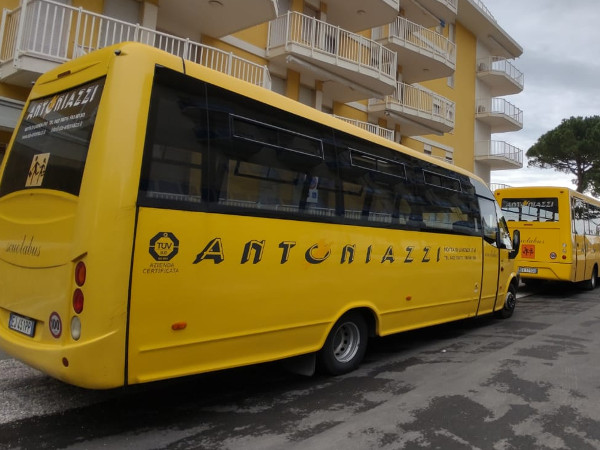  Scuolabus per il trasporto scolari e studenti