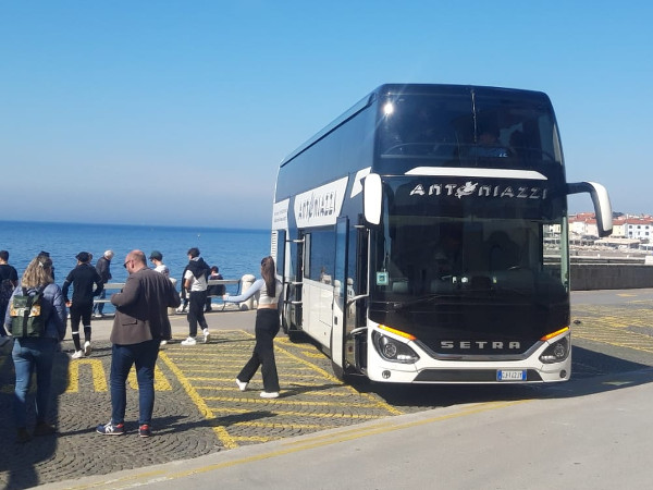 A.T.A. Antoniazzi ha oltre 40 anni di esperienza nel trasporto di persone in autobus e pullman Gran Turismo